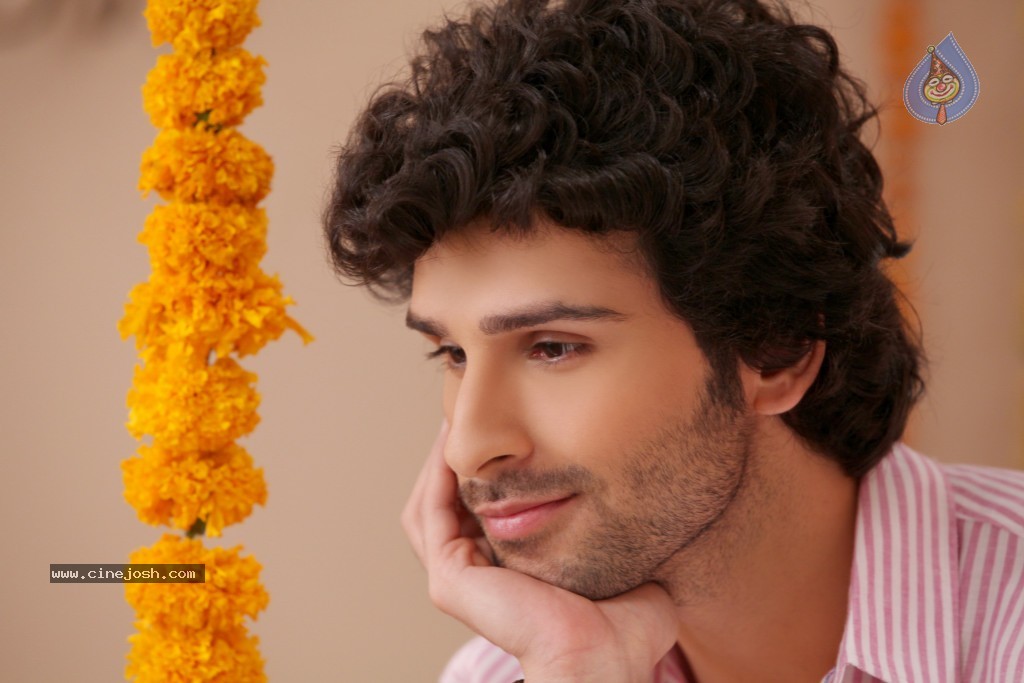 Ramaiya Vastavaiya Stills n Posters - 268 / 283 photos