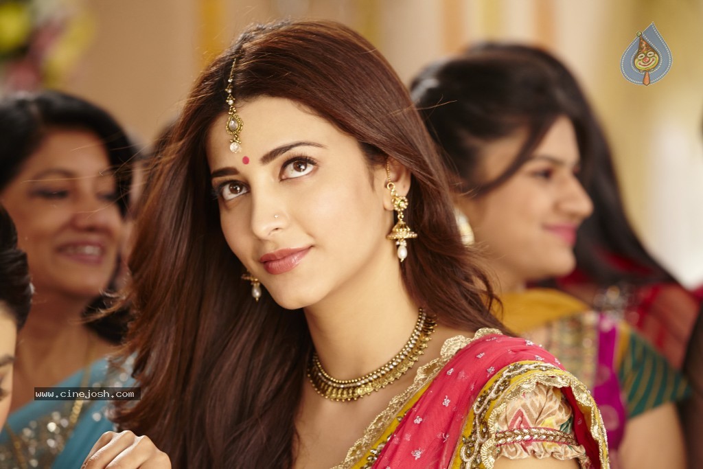 Ramaiya Vastavaiya Stills n Posters - 272 / 283 photos