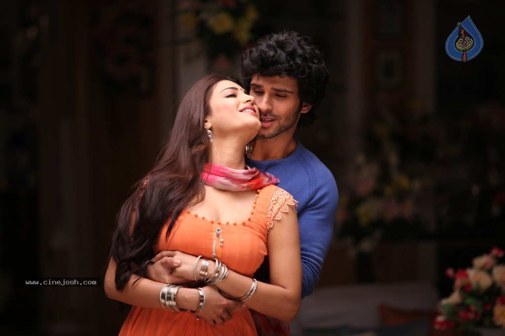 Ramaiya Vastavaiya Stills n Posters - 280 / 283 photos