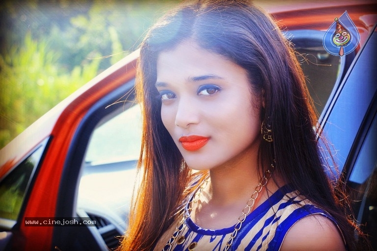 Rangeela Movie Stills And Posters - 15 / 44 photos