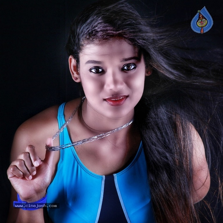 Rangeela Movie Stills And Posters - 18 / 44 photos