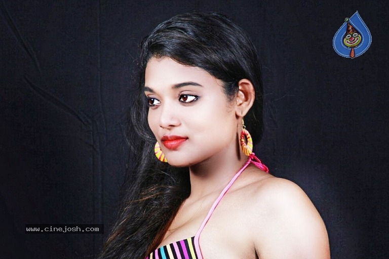 Rangeela Movie Stills And Posters - 33 / 44 photos