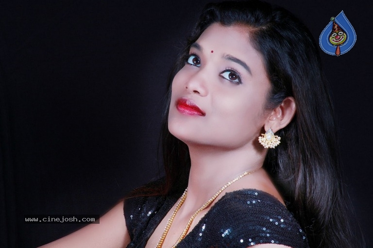 Rangeela Movie Stills And Posters - 35 / 44 photos