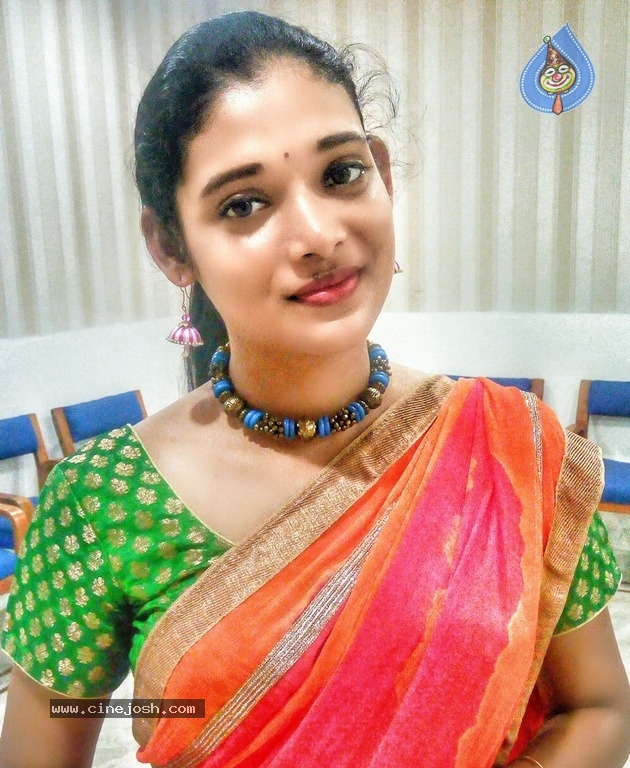 Rangeela Movie Stills And Posters - 40 / 44 photos