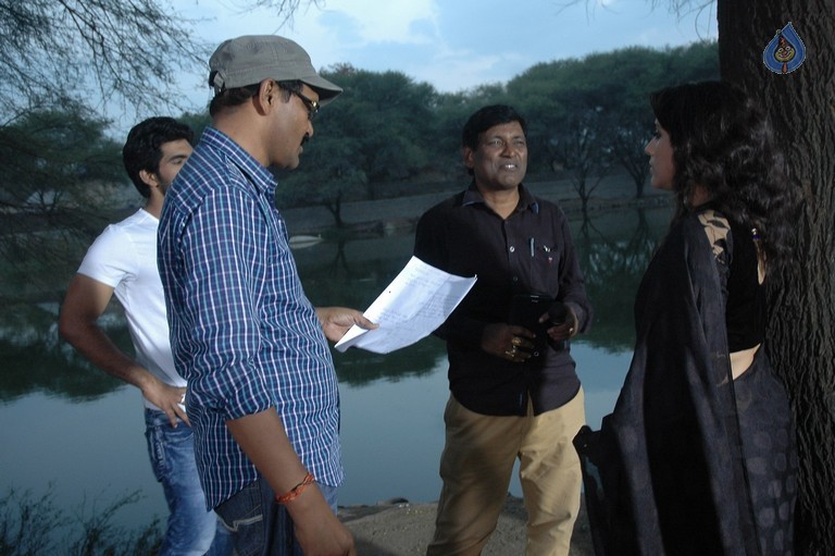 Rani Gari Bangla Movie Stills - 14 / 23 photos