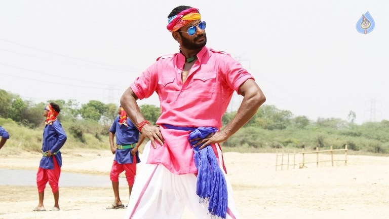 Rayudu Movie Latest Photos - 31 / 35 photos