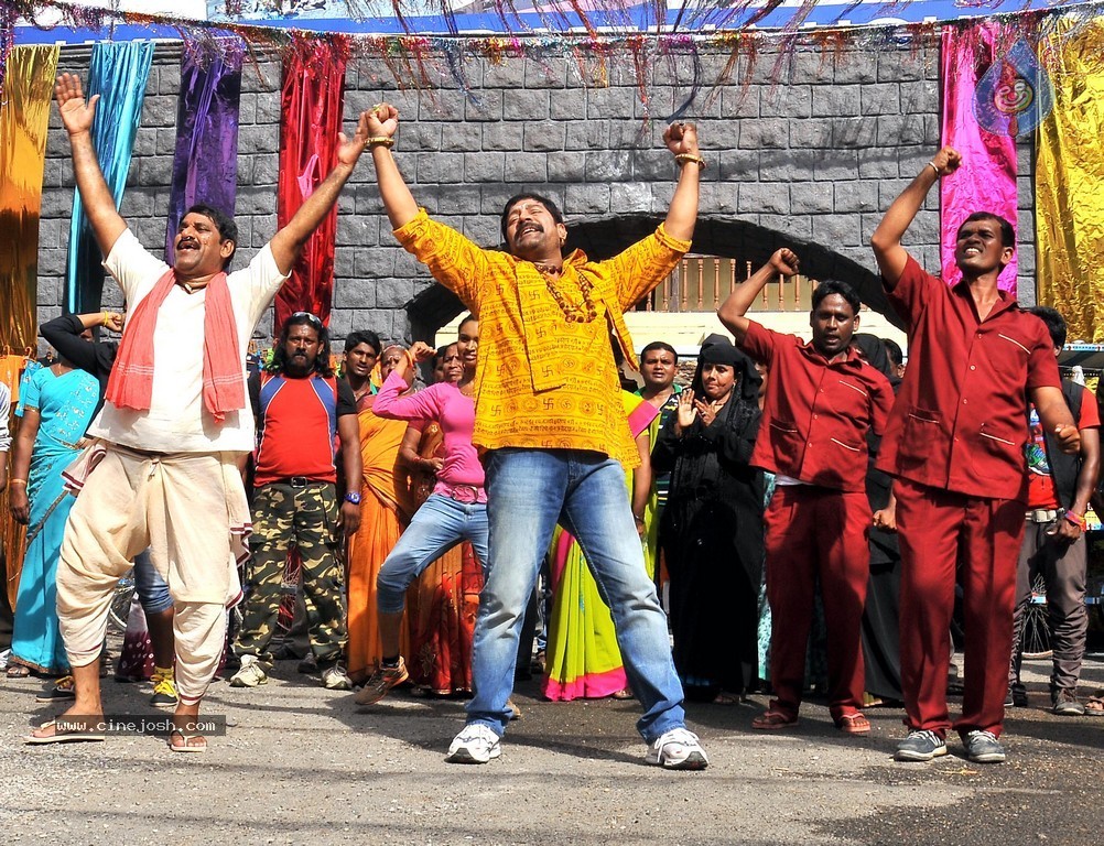 Real Star Movie Stills n Posters - 7 / 16 photos