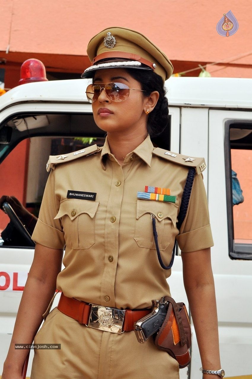 Red Alert Movie Gallery - 49 / 62 photos