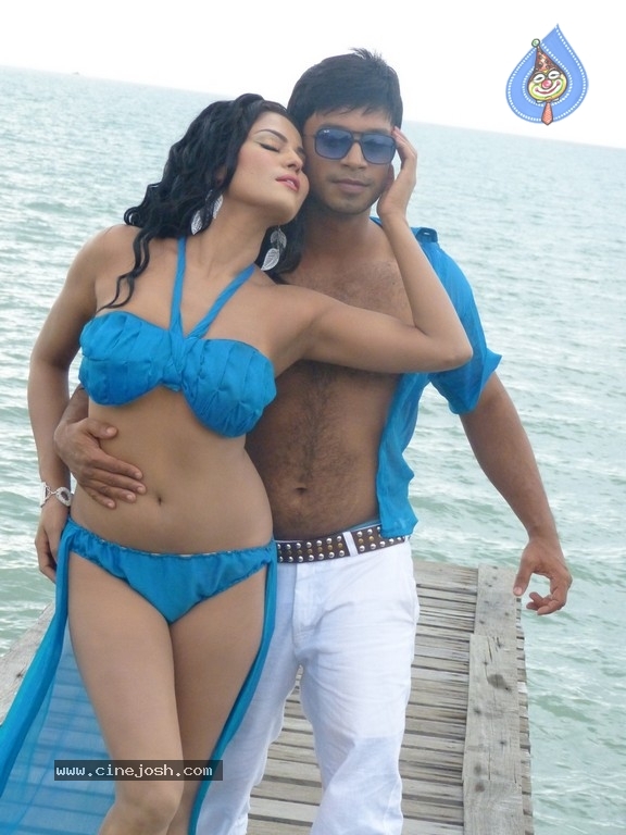 Red Mirchi Movie Stills - 11 / 36 photos