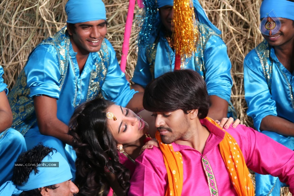 Rey Rey Movie New Photos - 15 / 40 photos