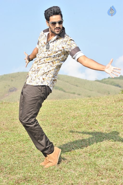 Right Right Movie New Pics - 11 / 11 photos