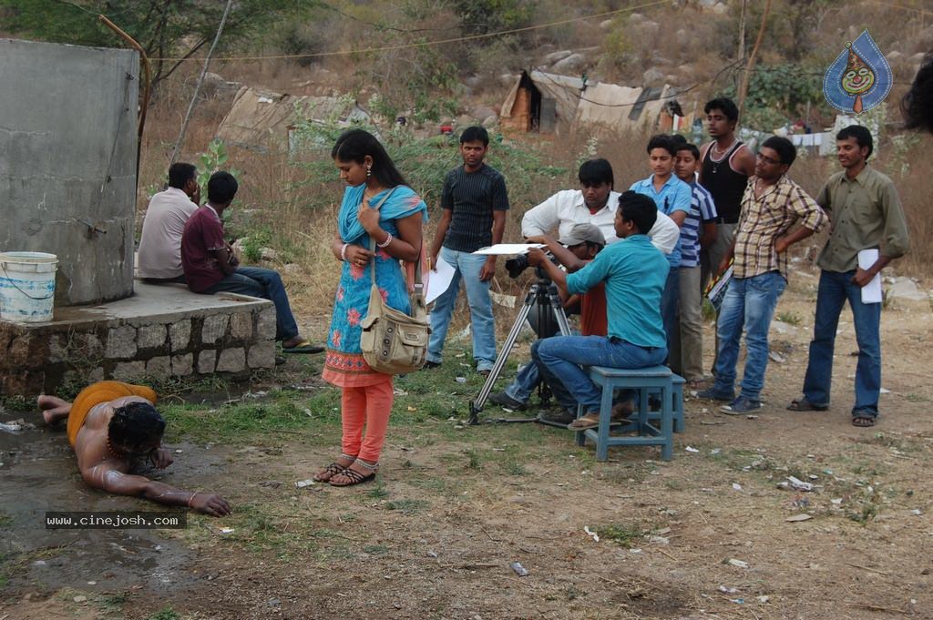 Road No 76 Chenchalguda Area Movie Stills - 38 / 52 photos
