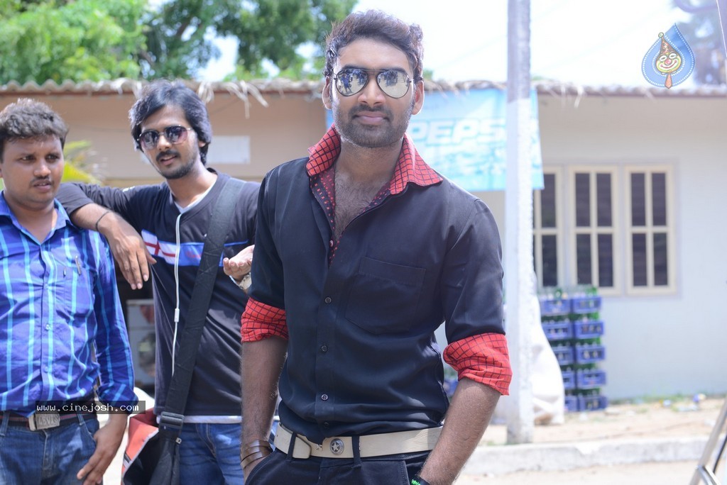 Romance with Finance Movie Stills - 118 / 145 photos