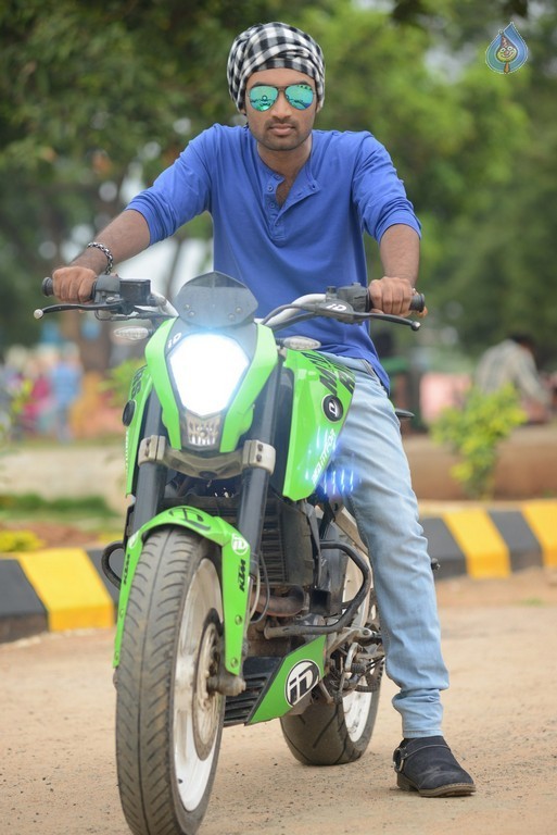 Romance with Finance New Stills - 7 / 120 photos