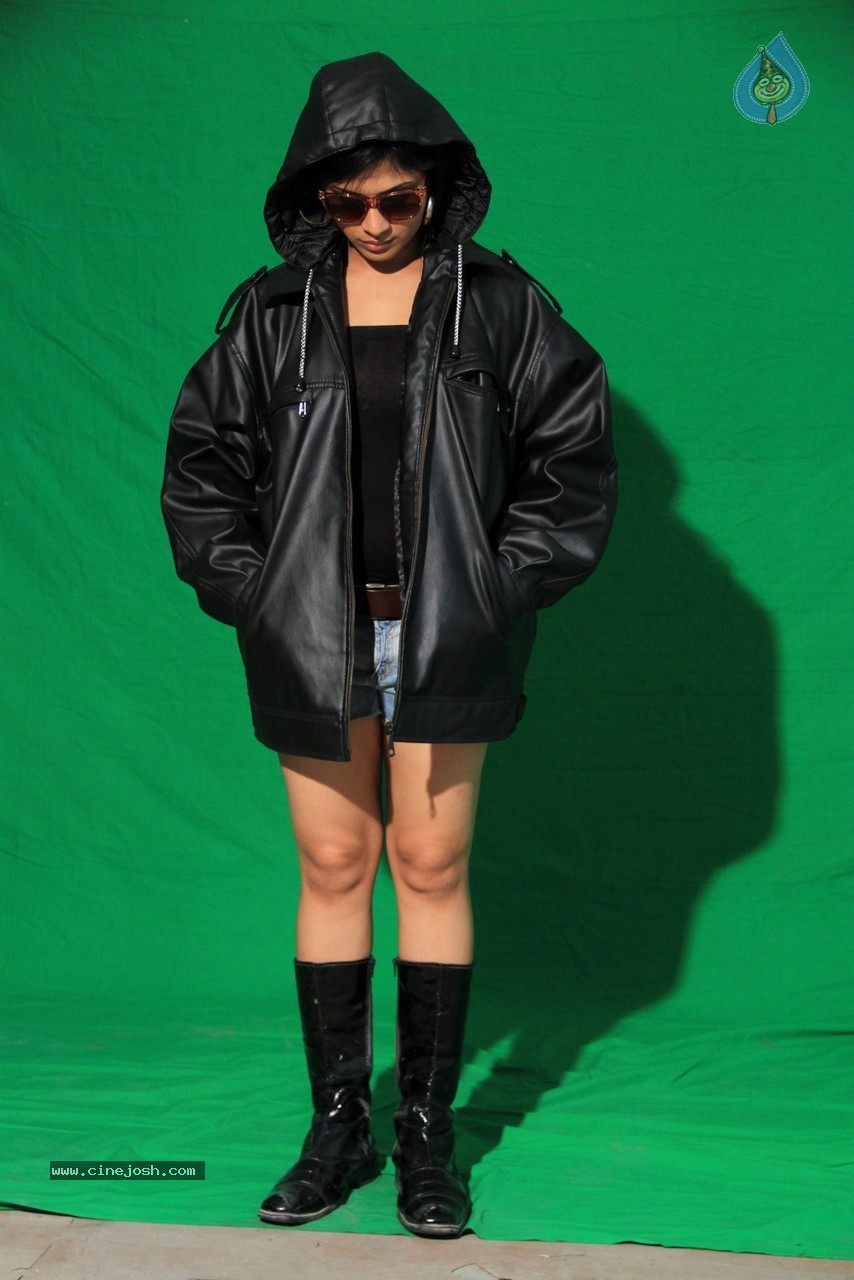 Romantic Target Movie Stills - 85 / 106 photos