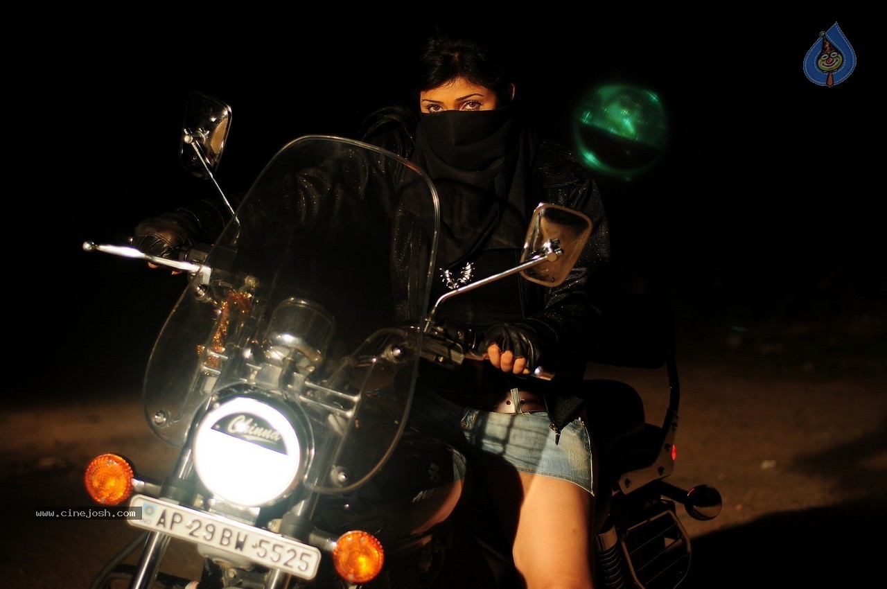 Romantic Target Movie Stills - 96 / 106 photos