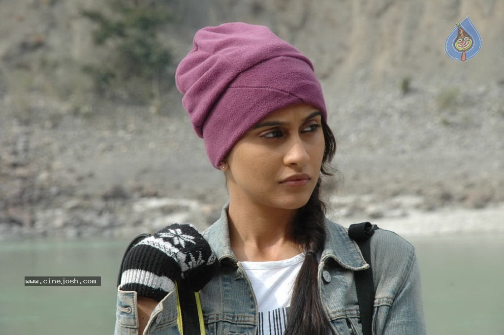 Routine Love Story Movie New Photos - 58 / 132 photos