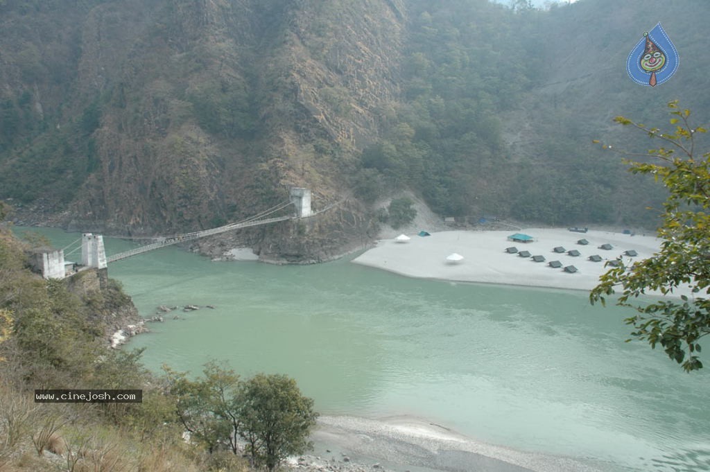 Routine Love Story Movie New Photos - 70 / 132 photos