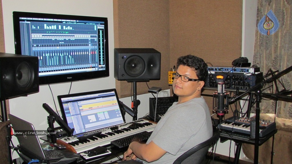 Rowdy Fellow Movie New Photos - 2 / 27 photos