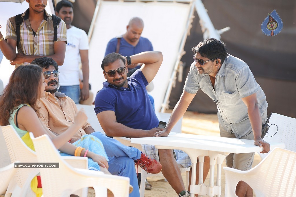 Run Raja Run Working Stills - 6 / 15 photos