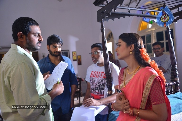 RX100 Movie Working Stills - 6 / 10 photos