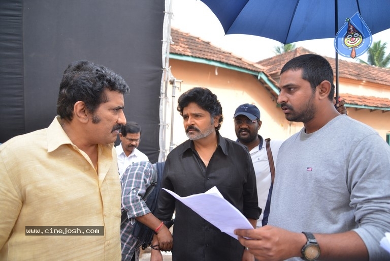 RX100 Movie Working Stills - 8 / 10 photos
