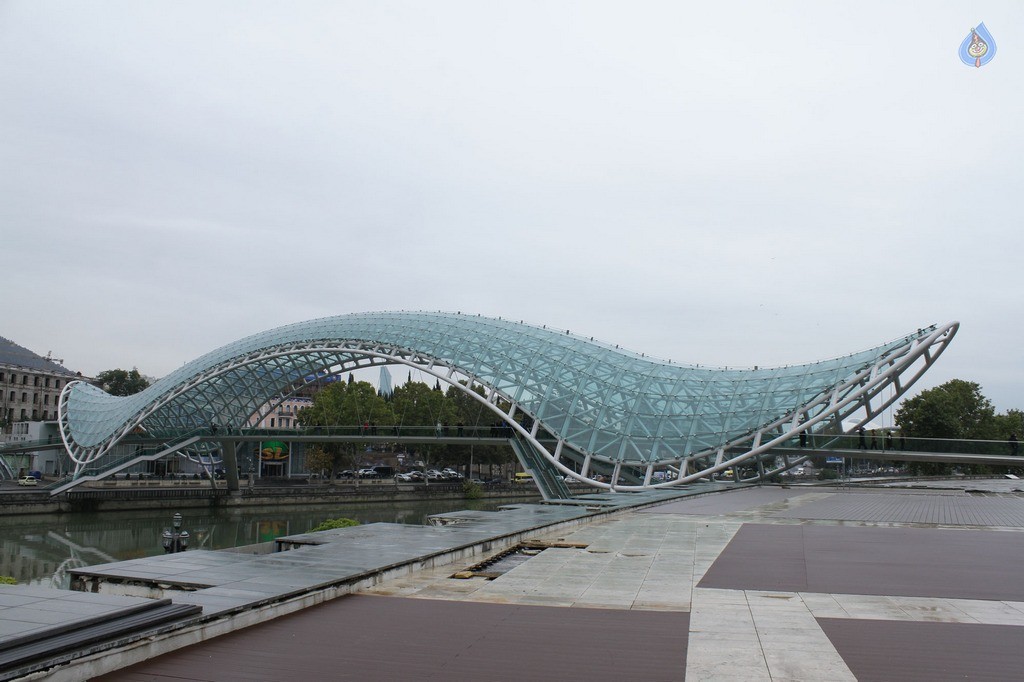 S3 Yamudu 3 Movie Stills - 23 / 65 photos