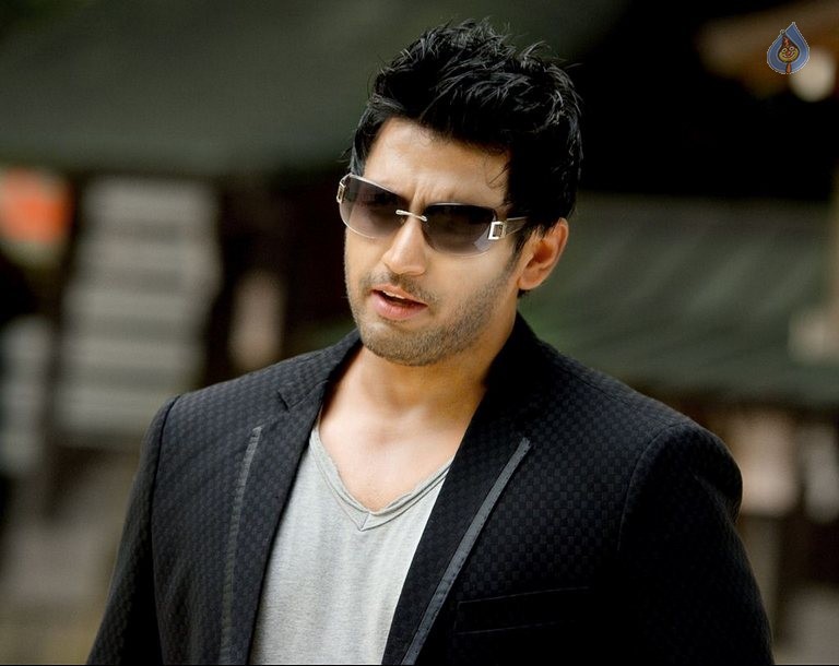 Saahasam Tamil Movie Photos - 14 / 19 photos