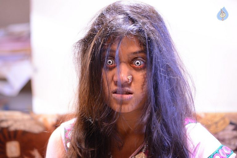 Sahasam Seyara Dimbaka Latest Photos - 48 / 57 photos