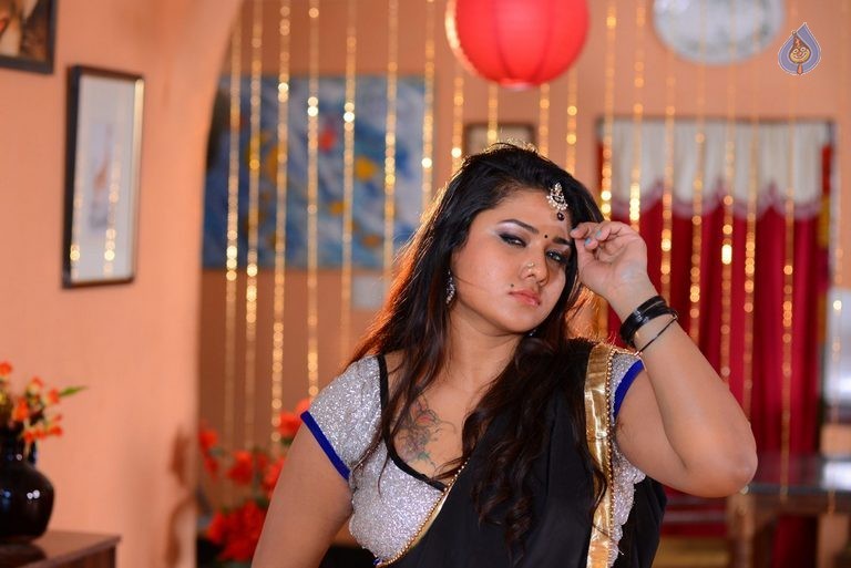 Sahasam Seyara Dimbaka New Photos - 13 / 31 photos