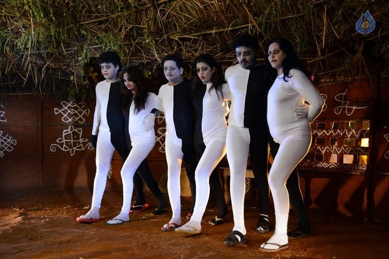 Sahasam Seyara Dimbaka New Photos - 20 / 31 photos