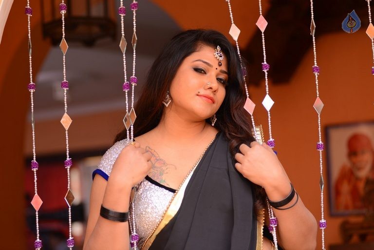 Sahasam Seyara Dimbaka New Photos - 23 / 31 photos