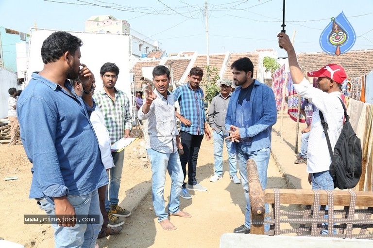 Sakalakala Vallabhudu Movie Stills And Working Stills - 13 / 28 photos