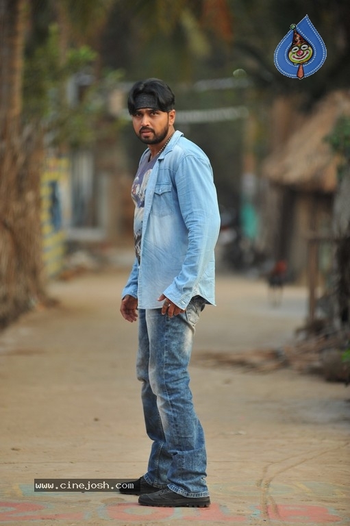 Sakalakala Vallabhudu Movie Stills And Working Stills - 15 / 28 photos