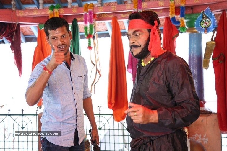 Sakalakala Vallabhudu Movie Stills And Working Stills - 18 / 28 photos