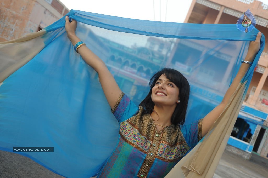 Saloni Stills in Telugu Ammayi Movie - 47 / 52 photos