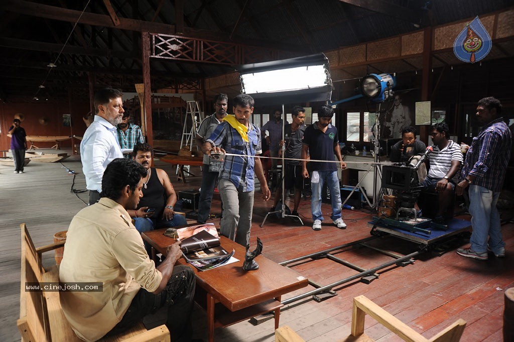 Samar Tamil Movie New Stills - 31 / 89 photos