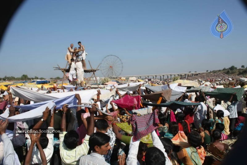 Santhosh Parlawar Jathara Movie Stills - 25 / 33 photos