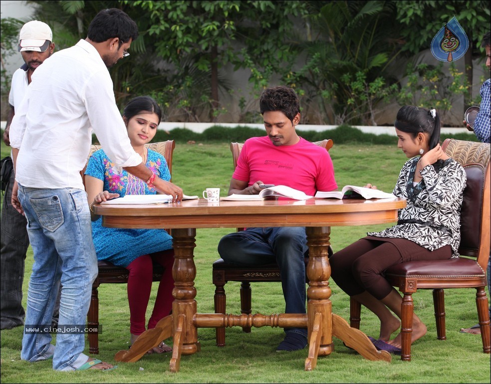 Saradaga Ammaitho Stills and Walls - 5 / 56 photos