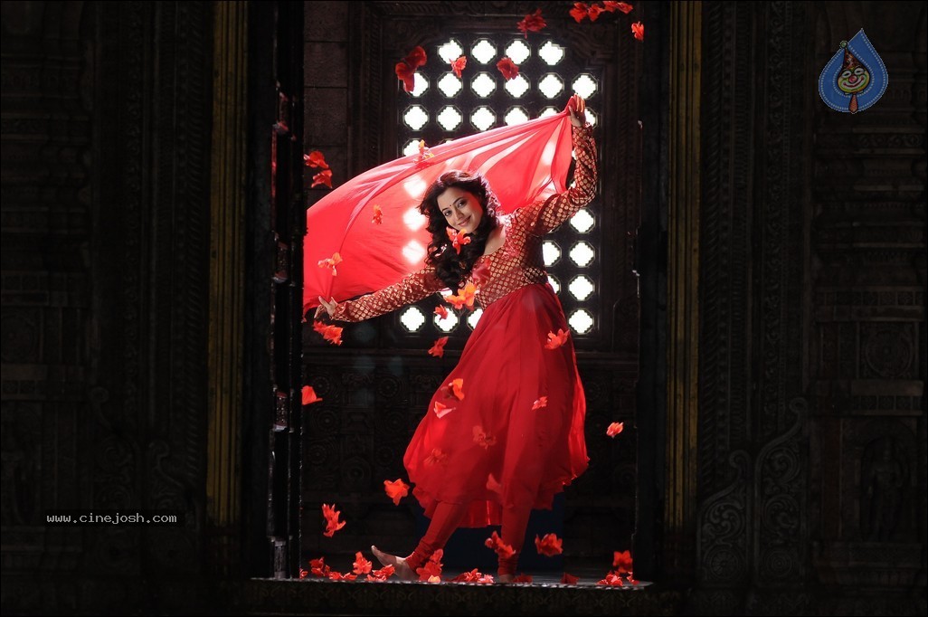 Saradaga Ammaitho Stills and Walls - 26 / 56 photos