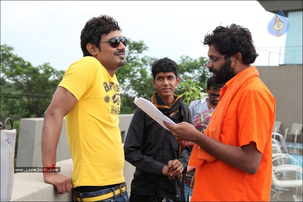 Saradaga Ammaitho Stills and Walls - 40 / 56 photos