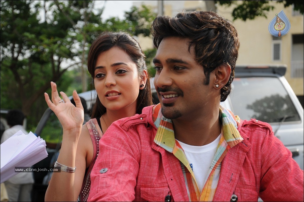 Saradaga Ammaitho Stills and Walls - 41 / 56 photos