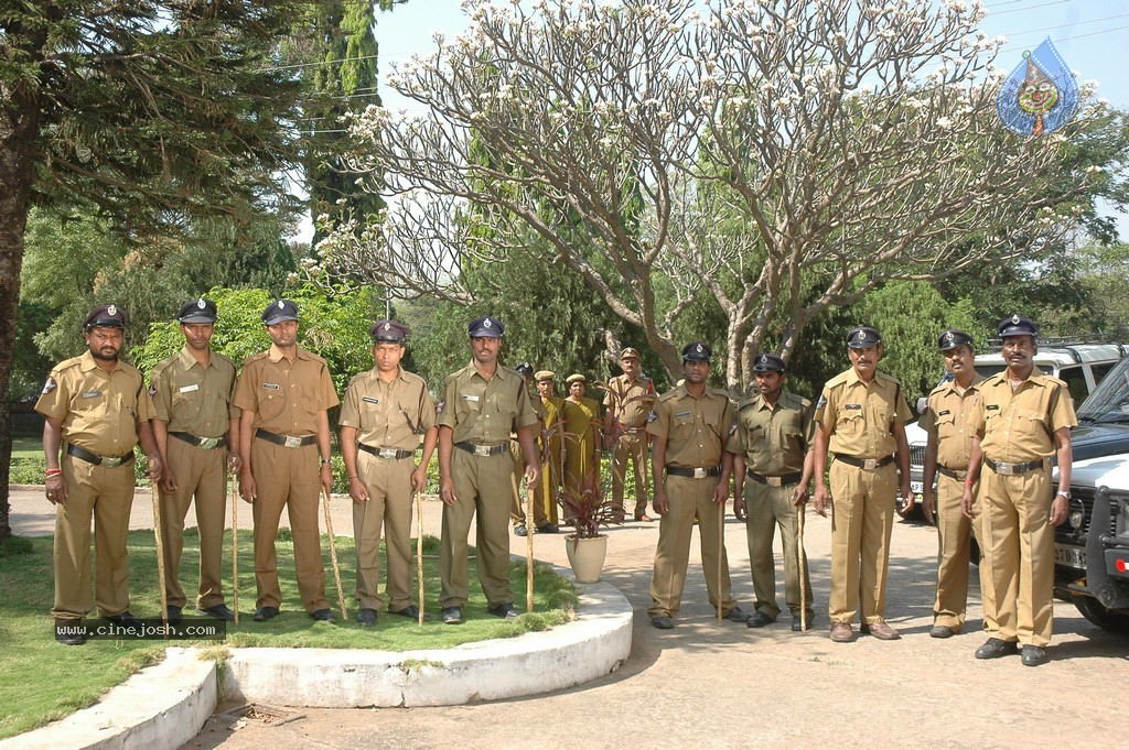 Sarkar Gunda Movie Stills - 11 / 67 photos