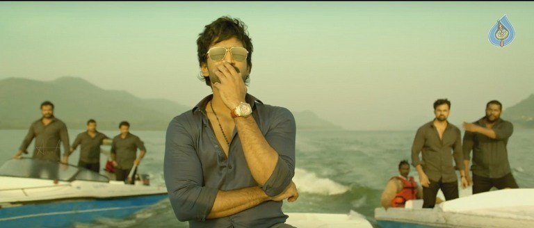 Sarrainodu Movie New Photos - 39 / 41 photos