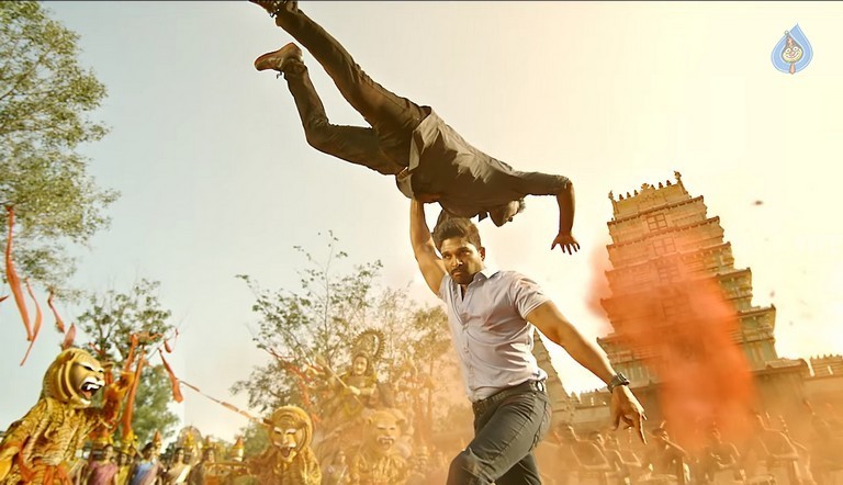 Sarrainodu Movie Photos - 10 / 19 photos