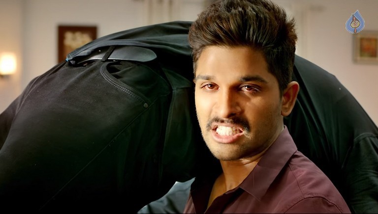 Sarrainodu Movie Photos - 12 / 19 photos