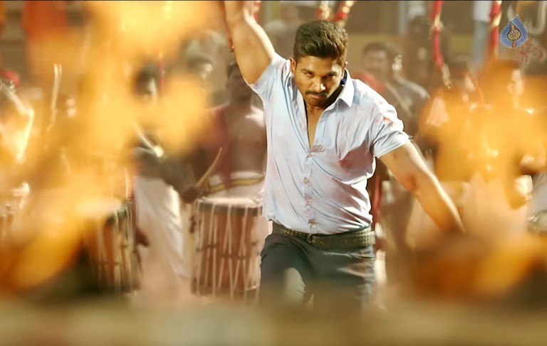 Sarrainodu Movie Photos - 17 / 19 photos