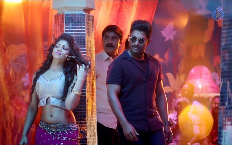 Sarrainodu Movie Photos - 19 / 19 photos