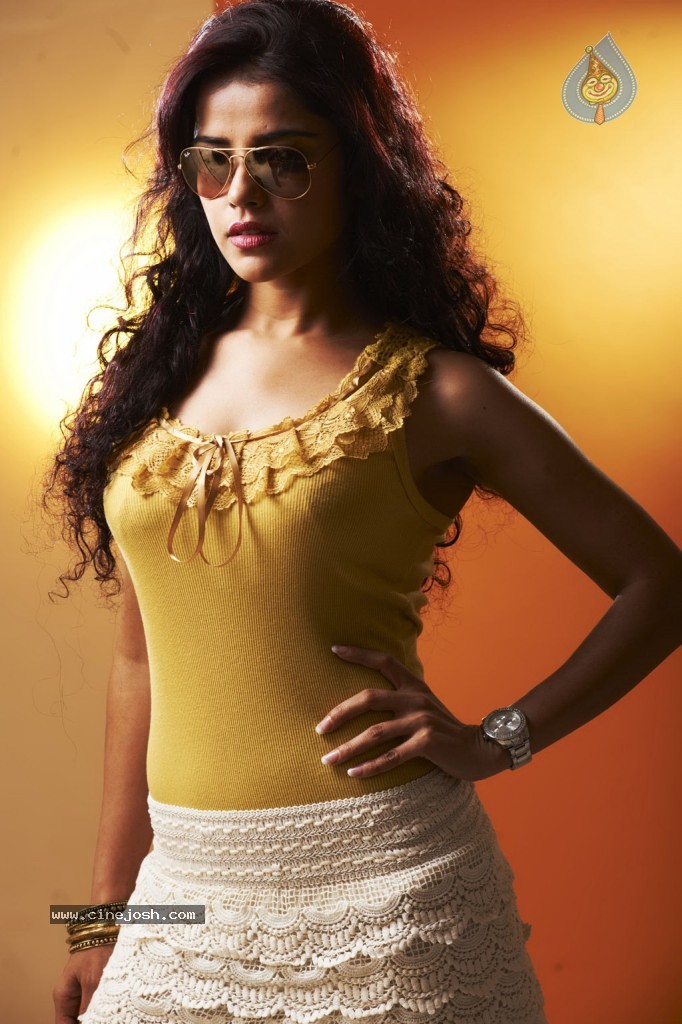 Sattam Oru Iruttarai Tamil Movie New Stills - 10 / 63 photos