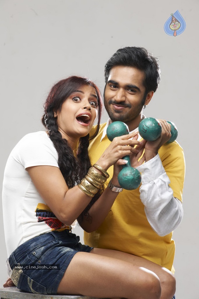 Sattam Oru Iruttarai Tamil Movie New Stills - 21 / 63 photos
